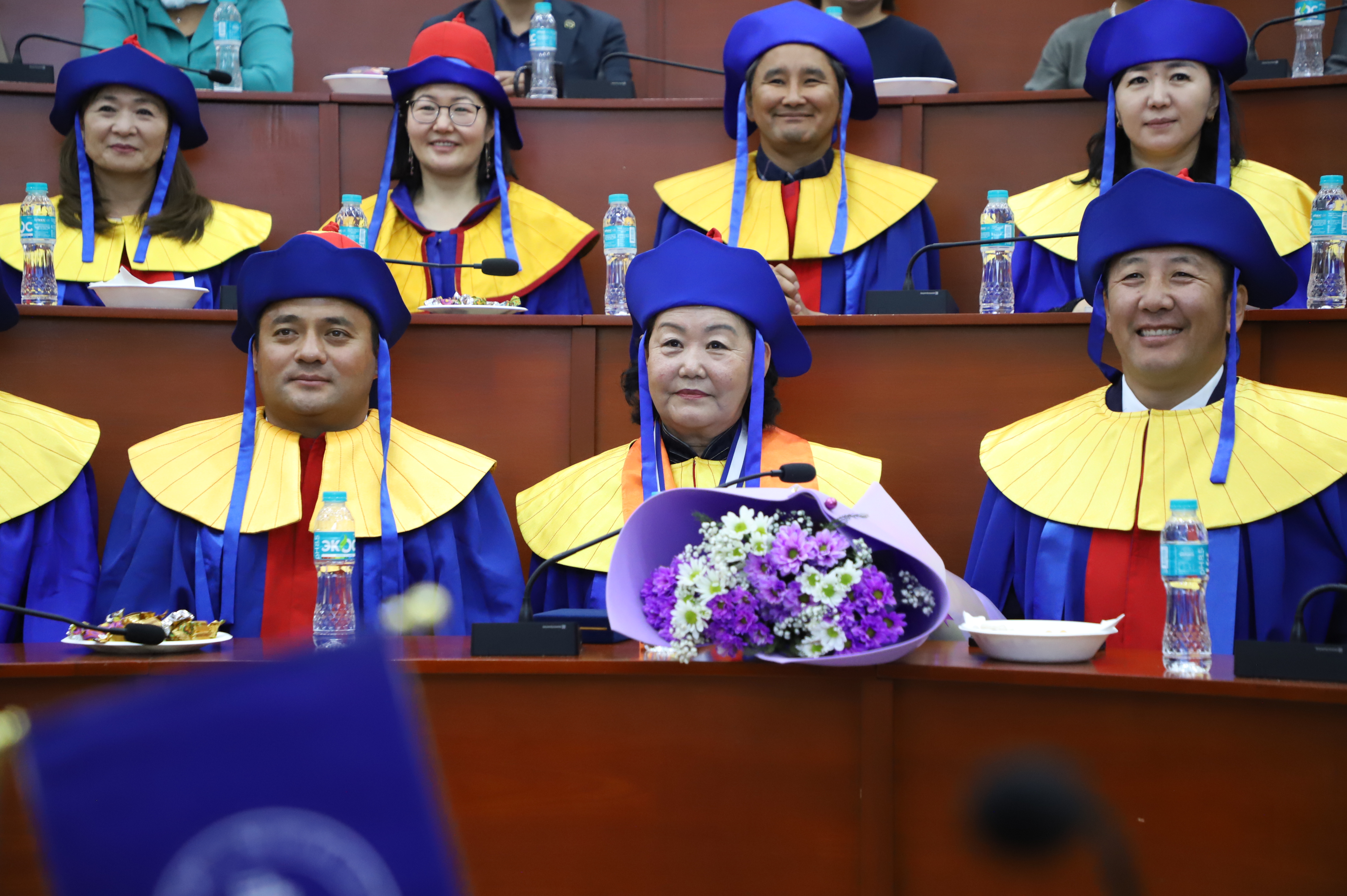 Доктор Б.Цэнгэлд “Хүндэт доктор” цол хүртээлээ