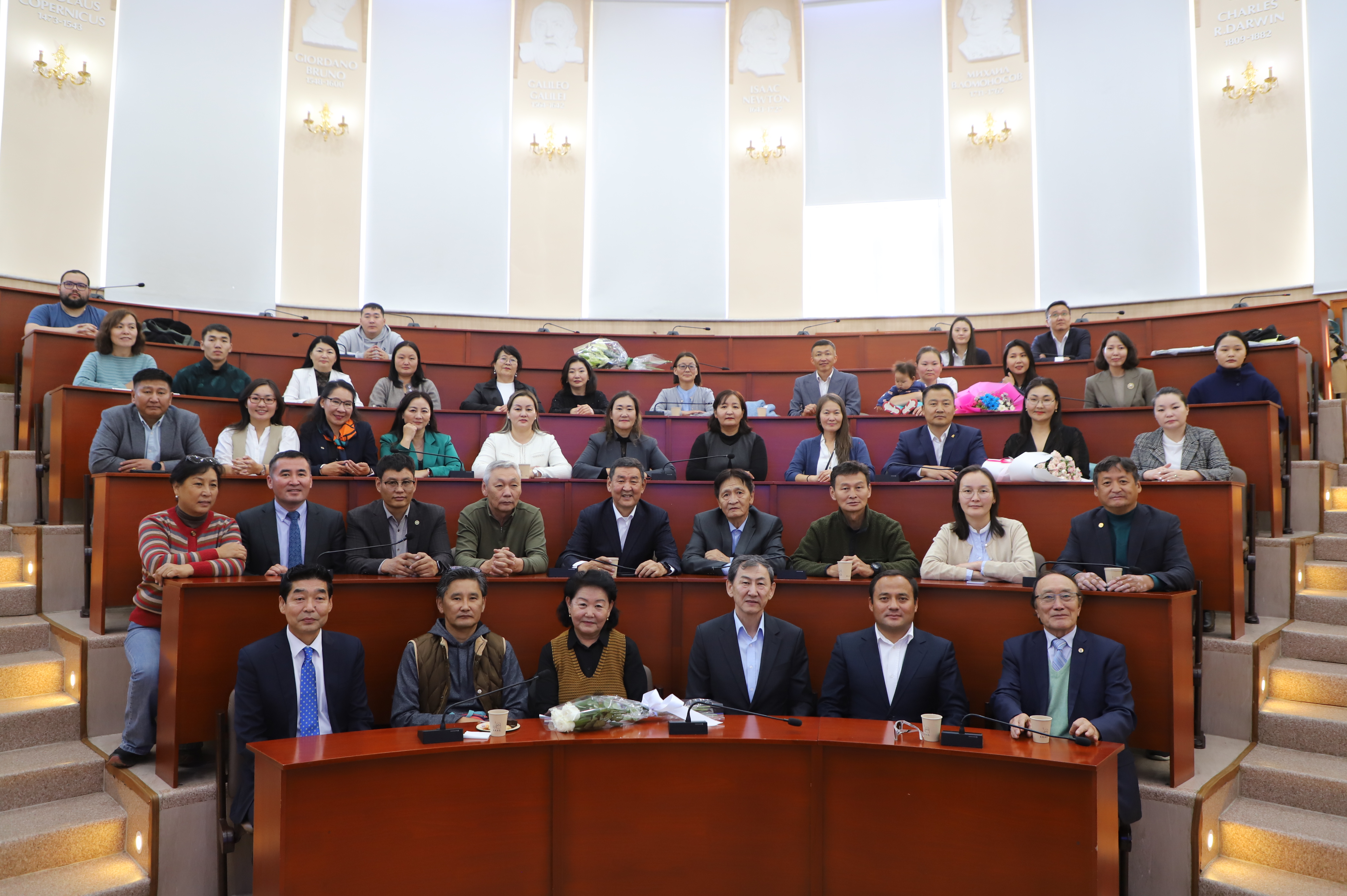 Доктор, дэд профессор Цэвээний Батчулуун багшид зориулсан “Хөдөлмөр бүтээлийн он жилүүд – 40” хүндэтгэлийн лекц зохион байгуулагдлаа